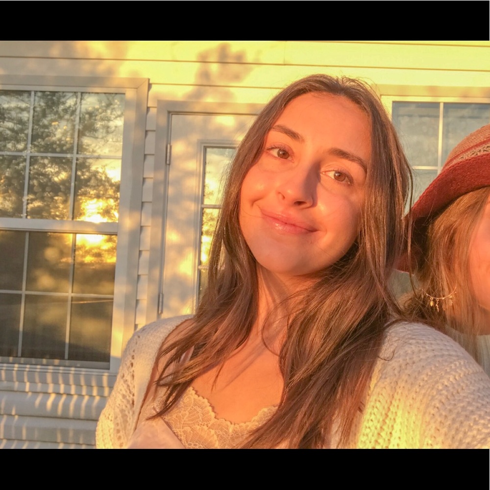 Meet your Posher, Alicia